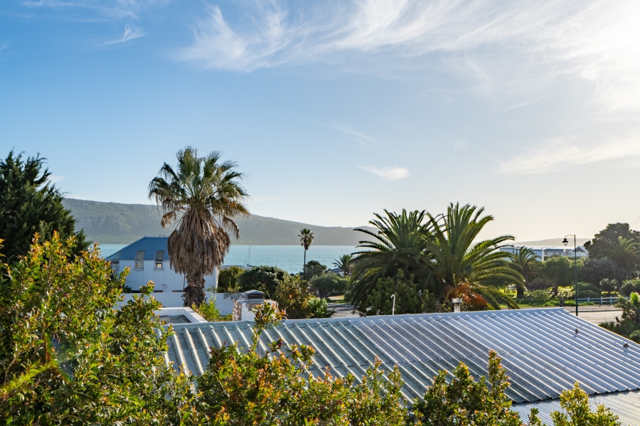 7 Bedroom Property for Sale in Middedorp Western Cape